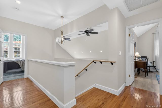 40 Nottingham Way, Mahopac, NY 10541