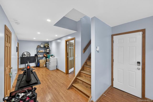 40 Nottingham Way, Mahopac, NY 10541