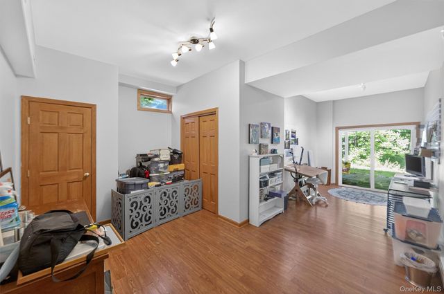 40 Nottingham Way, Mahopac, NY 10541