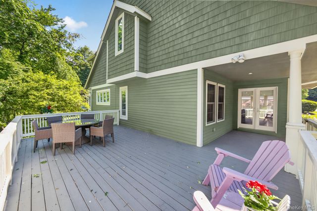 40 Nottingham Way, Mahopac, NY 10541