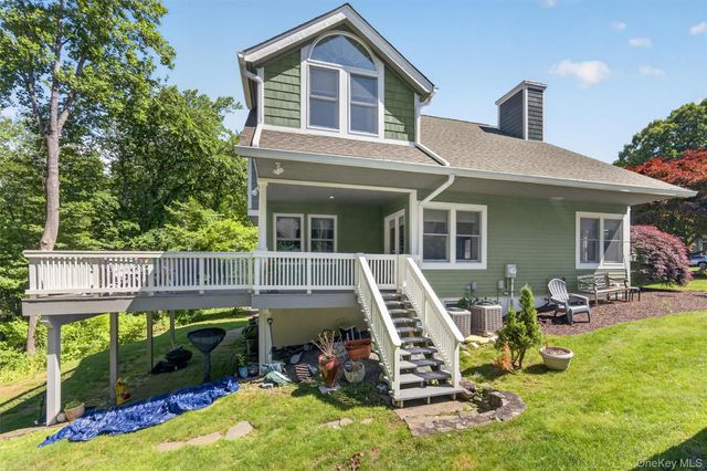 40 Nottingham Way, Mahopac, NY 10541