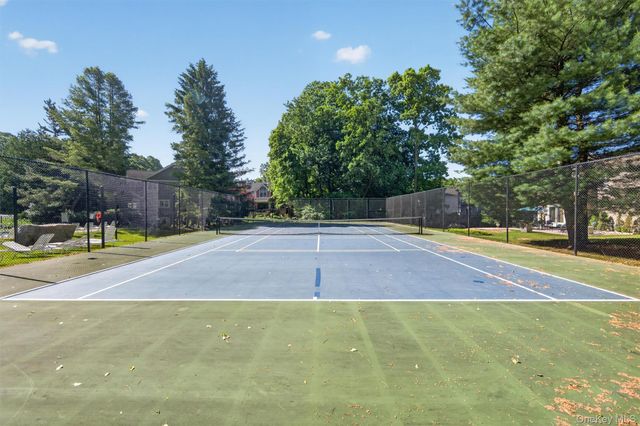 40 Nottingham Way, Mahopac, NY 10541