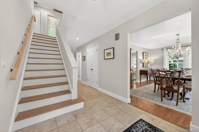 40 Nottingham Way, Mahopac, NY 10541