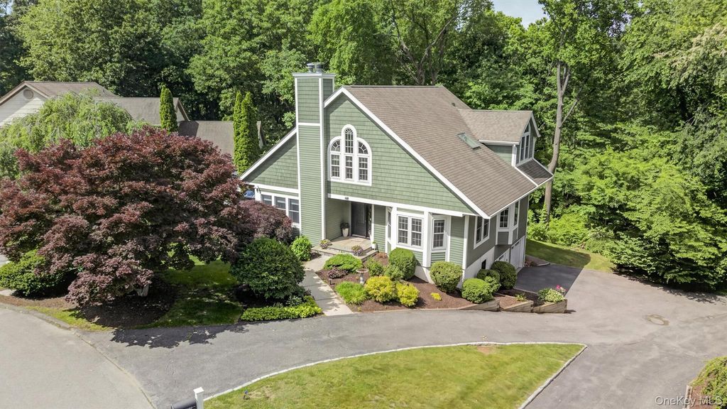 40 Nottingham Way, Mahopac, NY 10541
