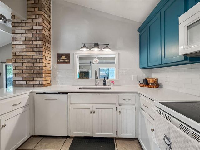 2302 Lindenwood Lane, Norman, OK 73071