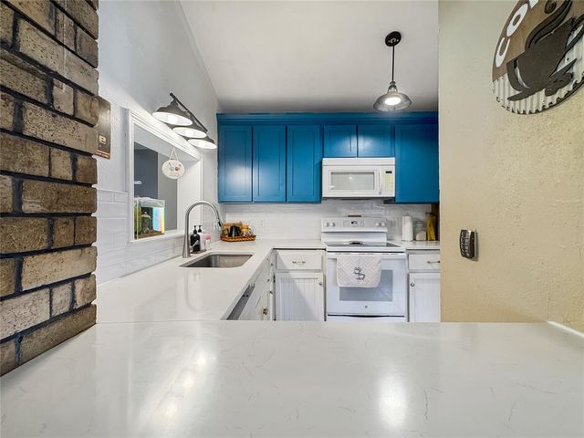 2302 Lindenwood Lane, Norman, OK 73071