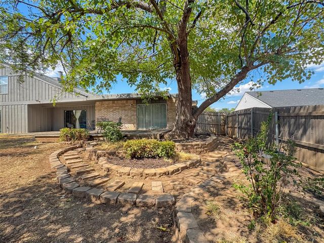 2302 Lindenwood Lane, Norman, OK 73071
