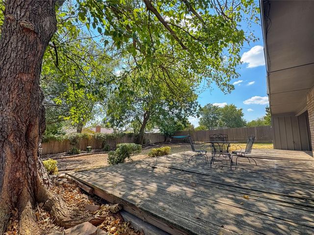 2302 Lindenwood Lane, Norman, OK 73071