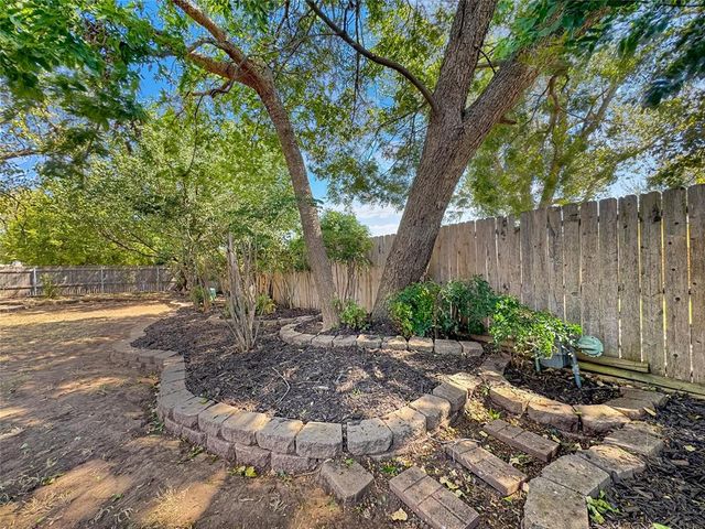 2302 Lindenwood Lane, Norman, OK 73071