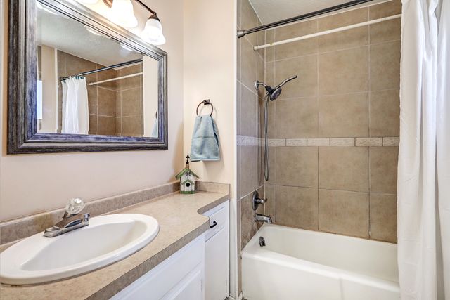 12108 Sierra Grande Avenue NE, Albuquerque, NM 87112