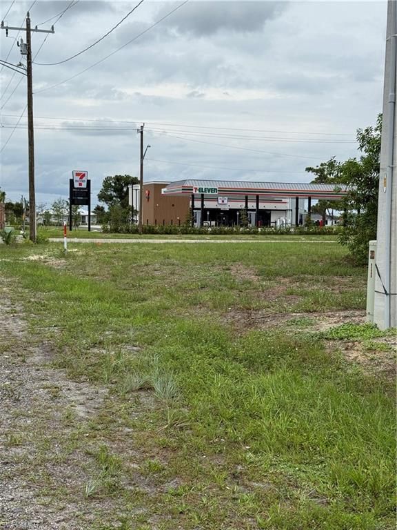 1527 NW 15th TER, CAPE CORAL, FL 33993 — photo 4