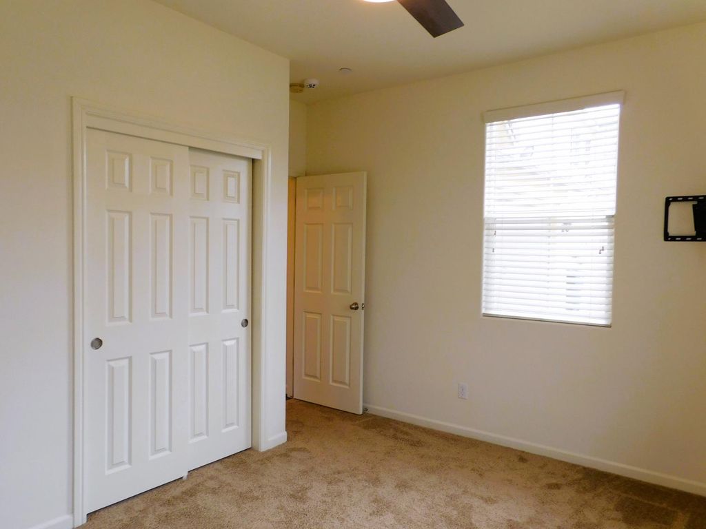 Image 5 of property listing at 3098 Wrenwood Ave, Clovis, CA 93619