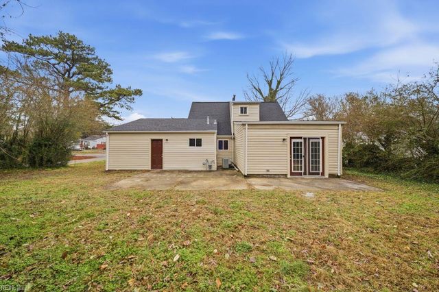 553 Lavender LN, Virginia Beach, VA 23462