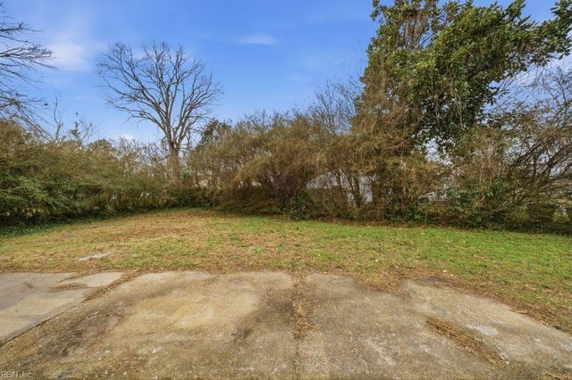 553 Lavender LN, Virginia Beach, VA 23462