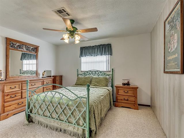 877 NW 14th Street, Moore, OK 73160