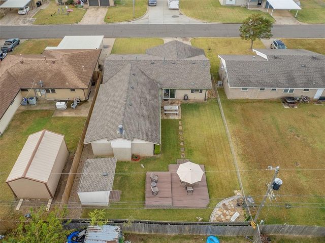 877 NW 14th Street, Moore, OK 73160