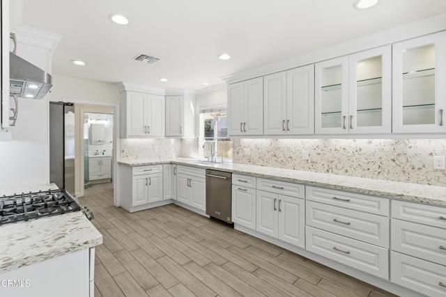 18600 Cantara Street, Los Angeles, CA 91335