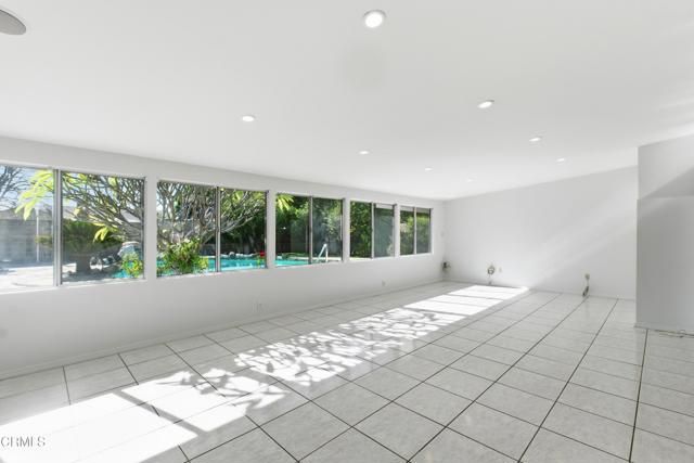 18600 Cantara Street, Los Angeles, CA 91335