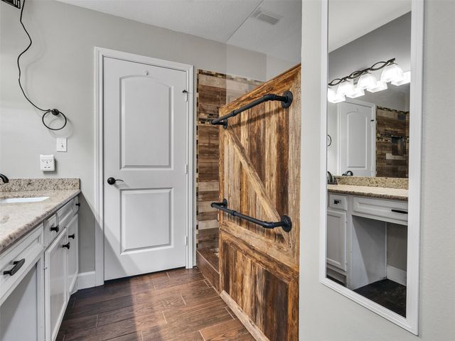 1010 Kilgore Road, Baytown, TX 77520