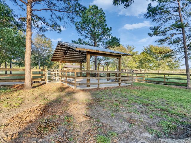 1010 Kilgore Road, Baytown, TX 77520