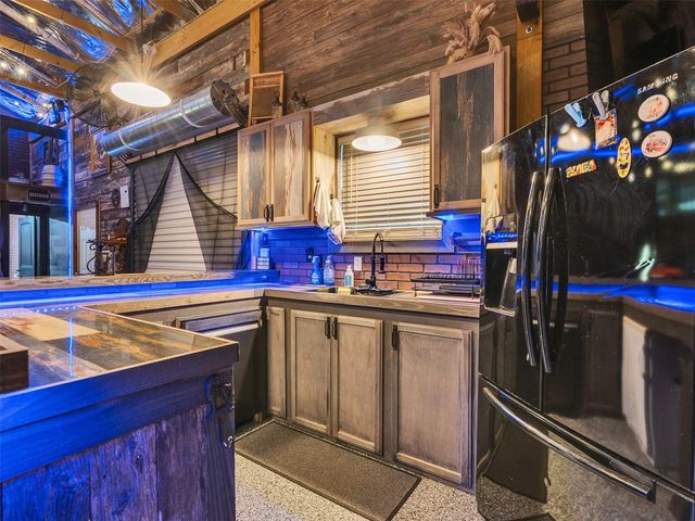 1010 Kilgore Road, Baytown, TX 77520