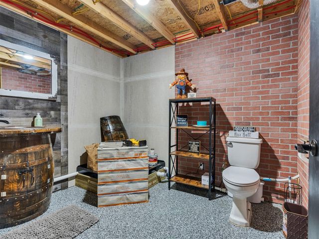 1010 Kilgore Road, Baytown, TX 77520