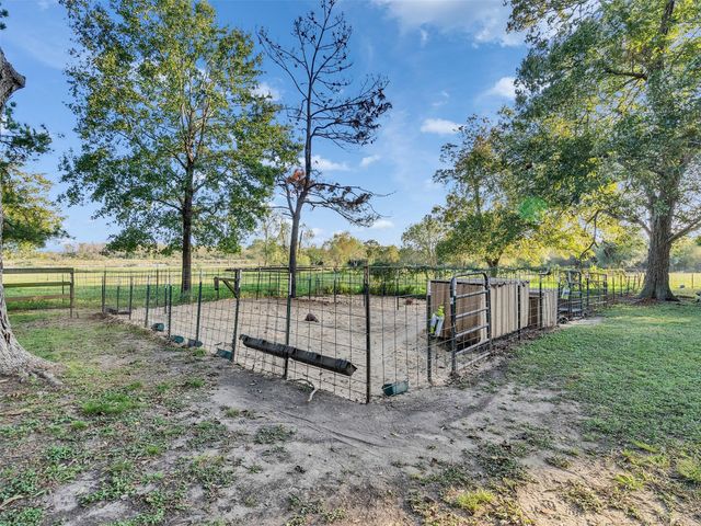 1010 Kilgore Road, Baytown, TX 77520