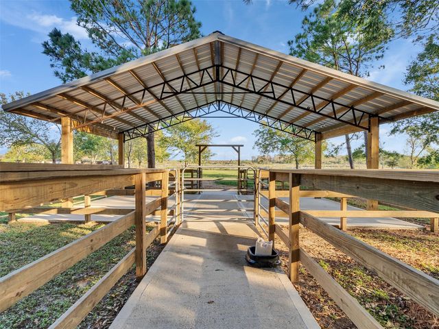 1010 Kilgore Road, Baytown, TX 77520