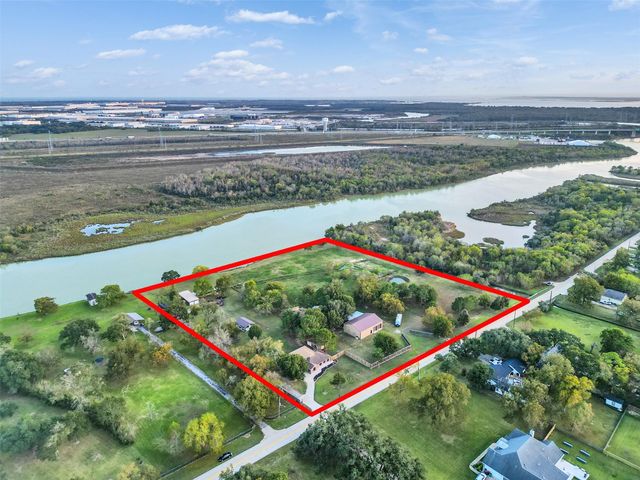 1010 Kilgore Road, Baytown, TX 77520