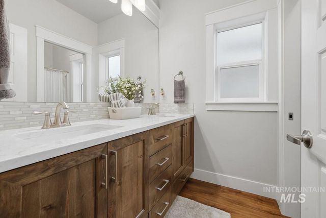 1537 W Tenzing St, Nampa, ID 83686