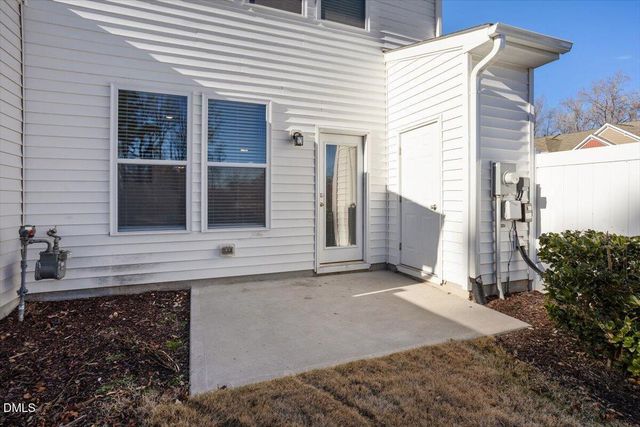 11 Wildflower Circle, Clayton, NC 27520