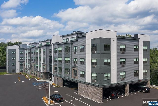 15 W Johnson Avenue 206, Bergenfield, NJ 07621