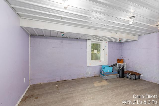 910 W Lincoln Avenue, Ionia City, MI 48846