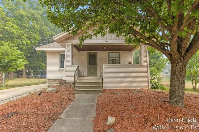 910 W Lincoln Avenue, Ionia City, MI 48846
