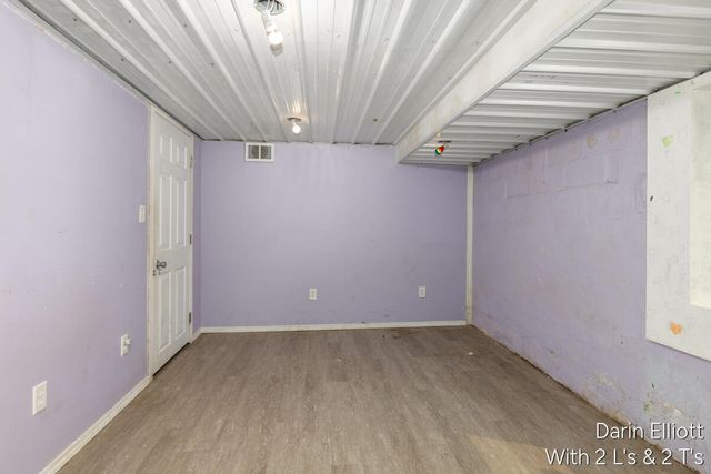 910 W Lincoln Avenue, Ionia City, MI 48846