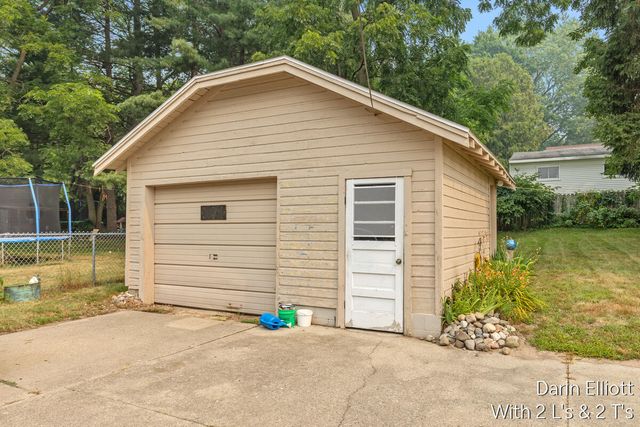 910 W Lincoln Avenue, Ionia City, MI 48846