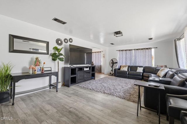 1000 Cadway Street, Santa Paula, CA 93060