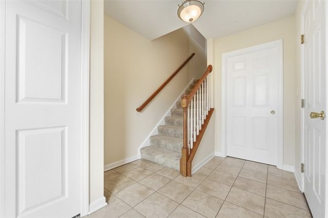 607 Hilton Circle, Collier Twp, PA 15071