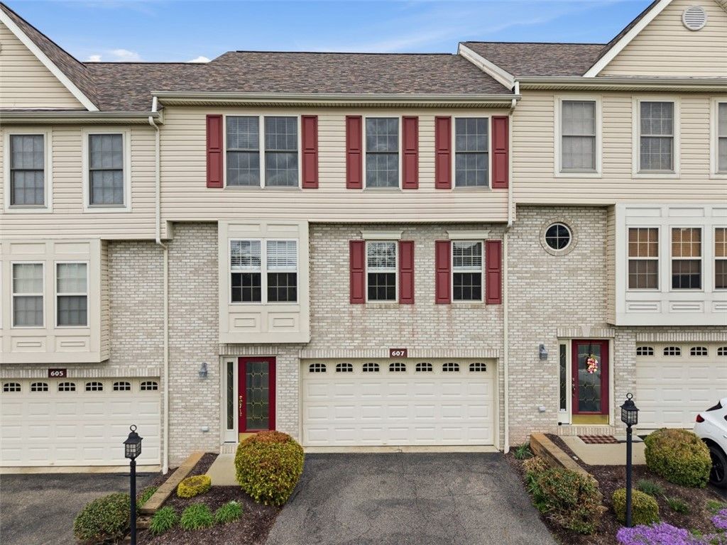 607 Hilton Circle, Collier Twp, PA 15071