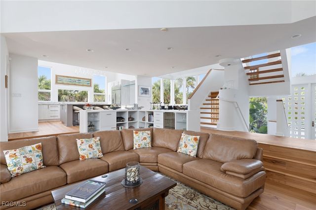 479 Lagoon DR, Sanibel, FL 33957