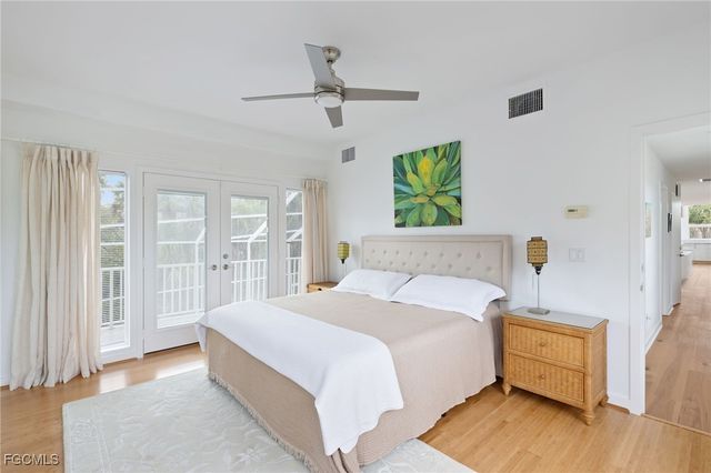 479 Lagoon DR, Sanibel, FL 33957