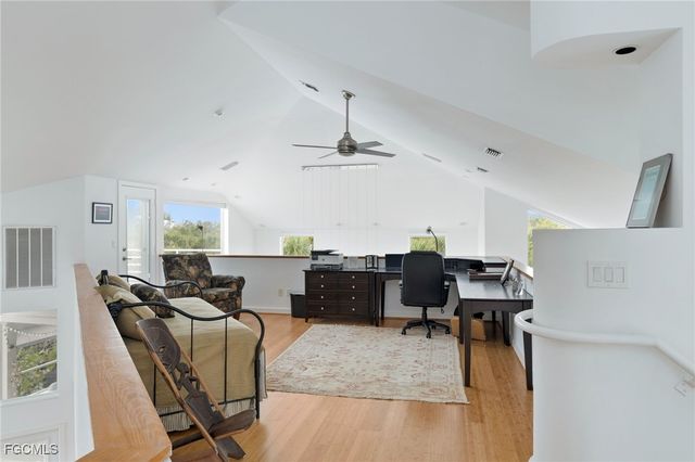 479 Lagoon DR, Sanibel, FL 33957