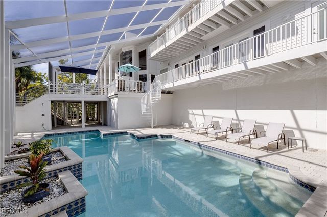 479 Lagoon DR, Sanibel, FL 33957