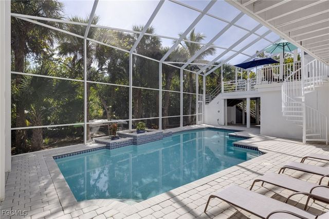 479 Lagoon DR, Sanibel, FL 33957