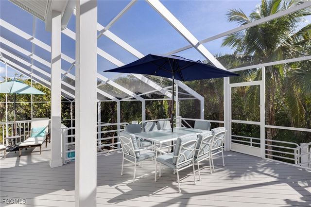 479 Lagoon DR, Sanibel, FL 33957