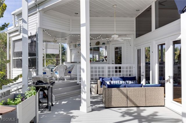 479 Lagoon DR, Sanibel, FL 33957