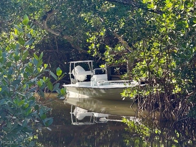 479 Lagoon DR, Sanibel, FL 33957