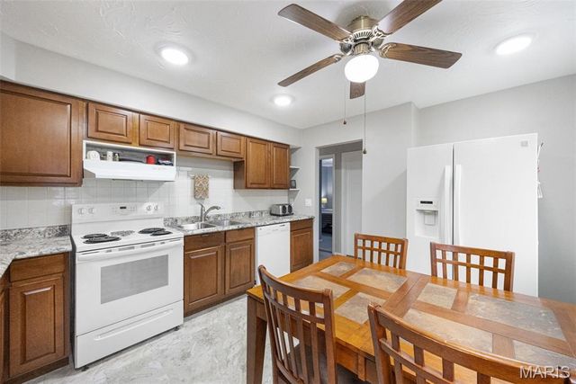 9946 Brook Avenue, St Louis, MO 63125