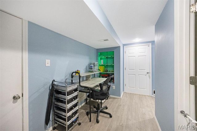 9946 Brook Avenue, St Louis, MO 63125