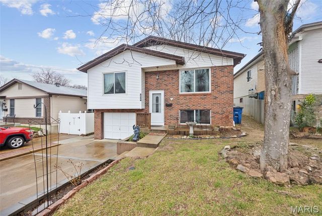 9946 Brook Avenue, St Louis, MO 63125